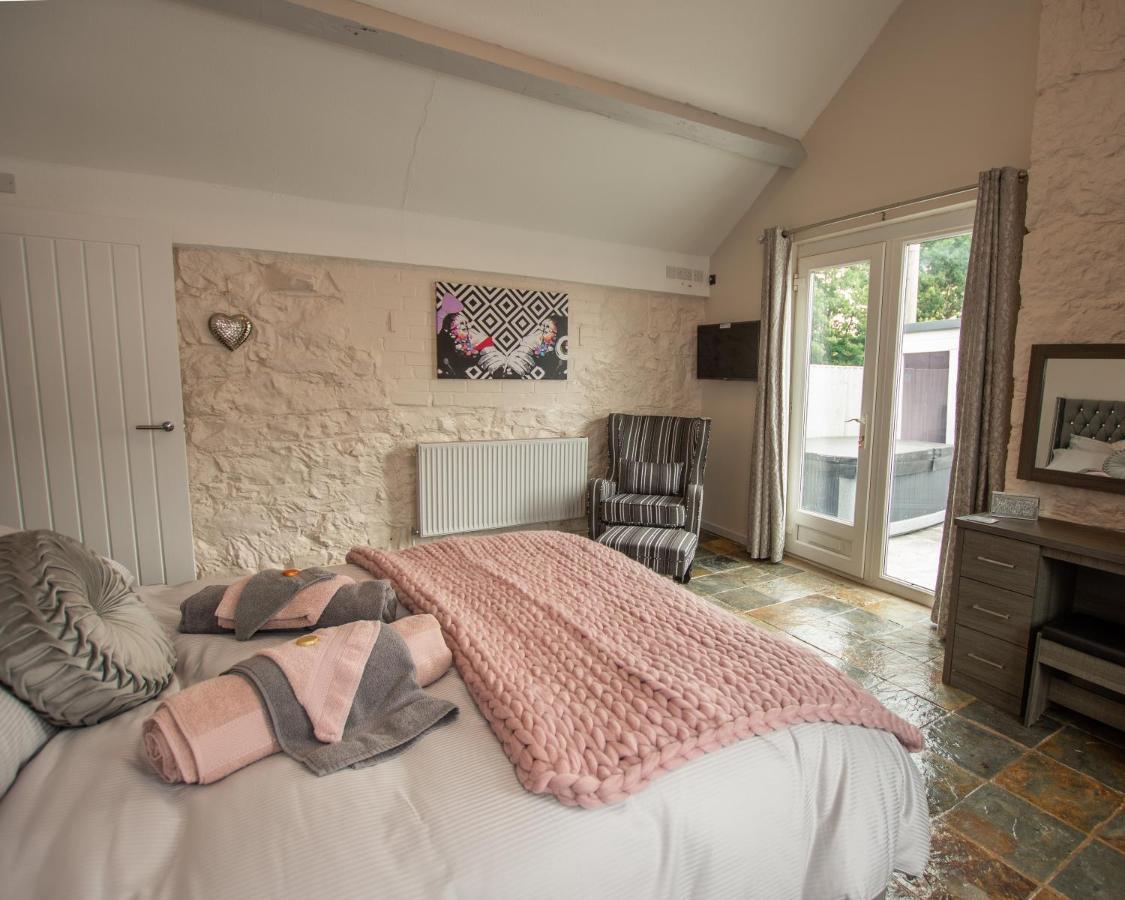 Dwylig Isa Holiday Cottages Rhuddlan Esterno foto