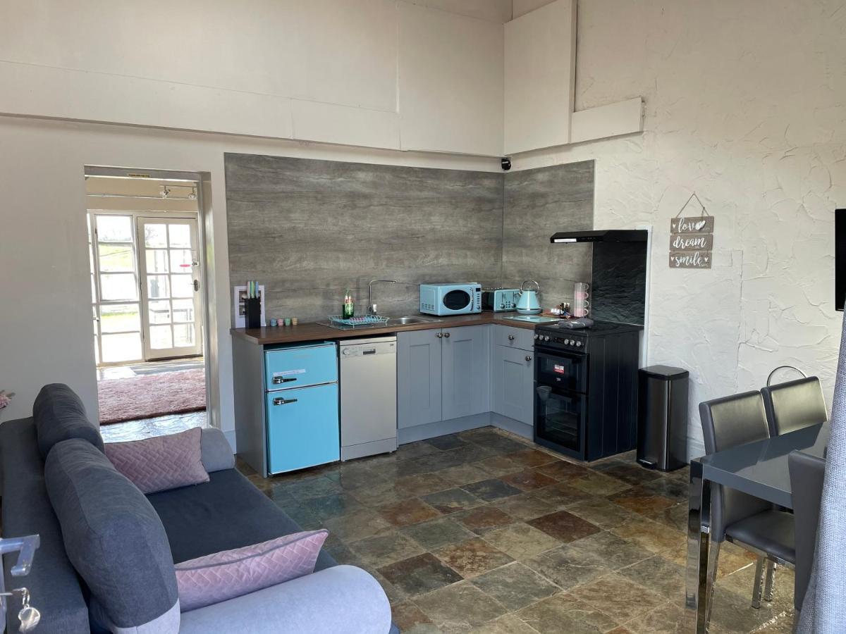 Dwylig Isa Holiday Cottages Rhuddlan Esterno foto