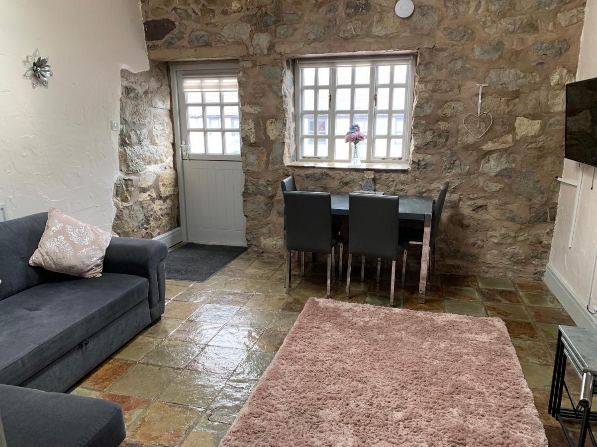 Dwylig Isa Holiday Cottages Rhuddlan Esterno foto