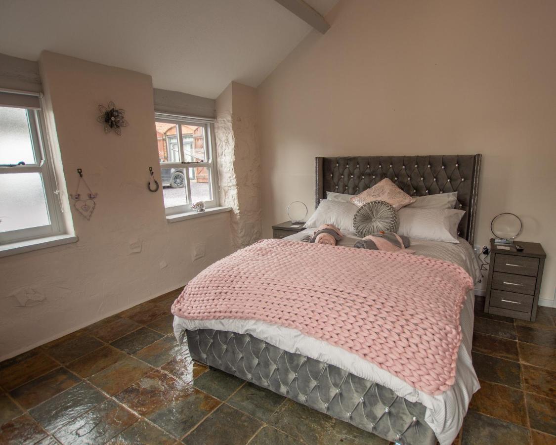 Dwylig Isa Holiday Cottages Rhuddlan Esterno foto