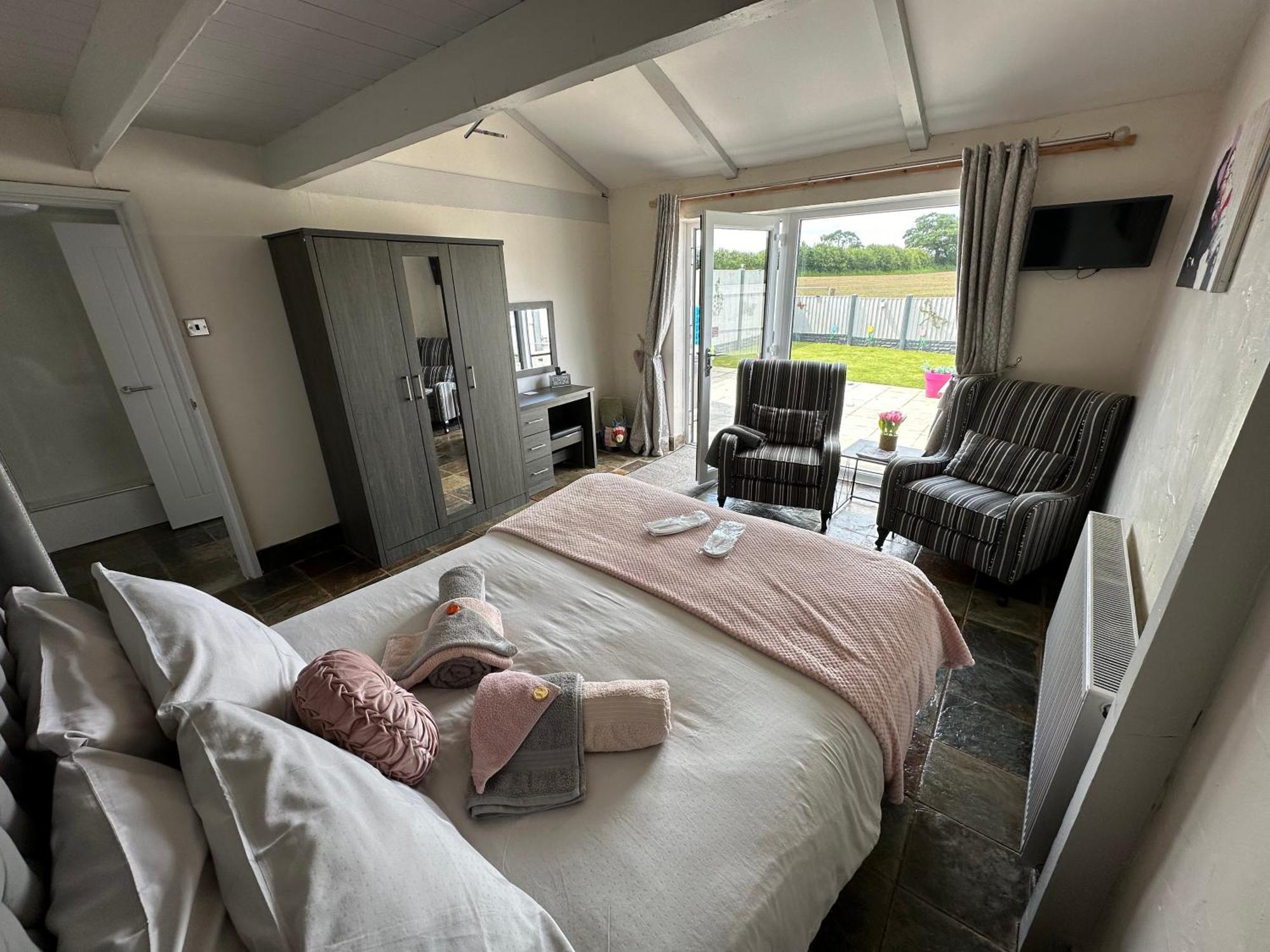 Dwylig Isa Holiday Cottages Rhuddlan Esterno foto