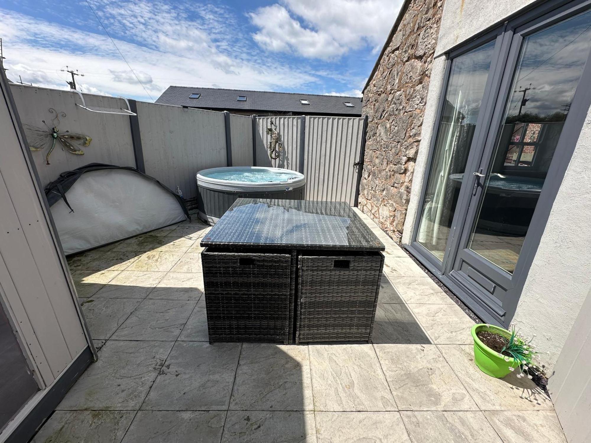Dwylig Isa Holiday Cottages Rhuddlan Esterno foto