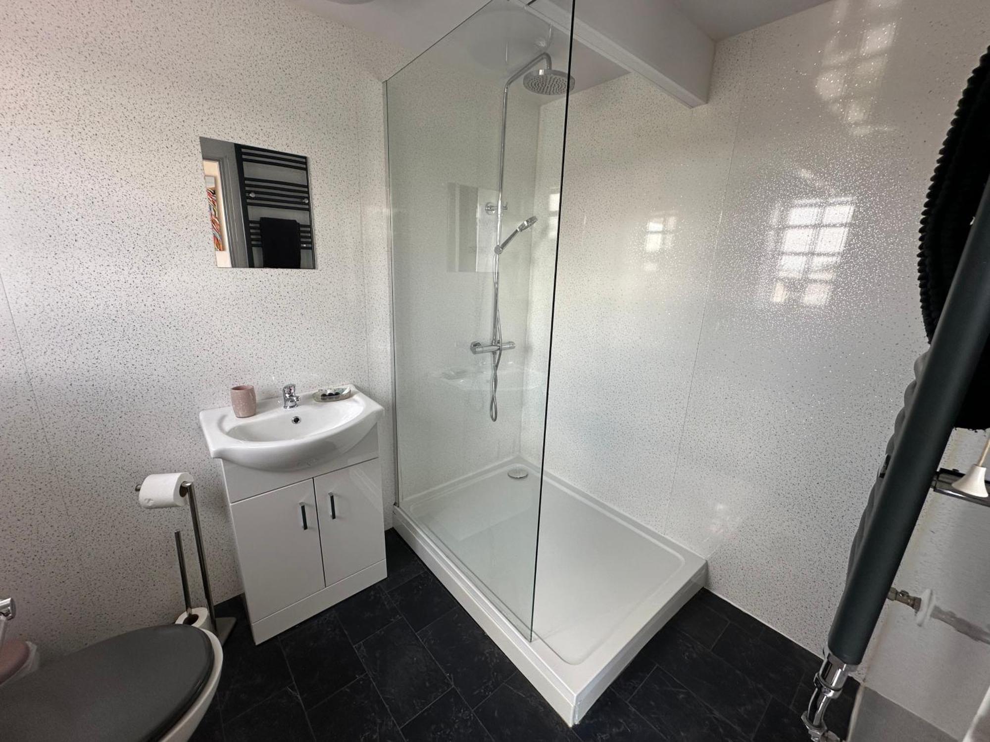 Dwylig Isa Holiday Cottages Rhuddlan Esterno foto