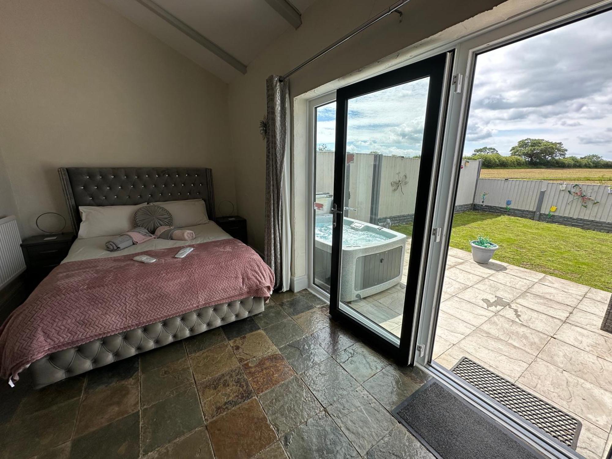 Dwylig Isa Holiday Cottages Rhuddlan Esterno foto